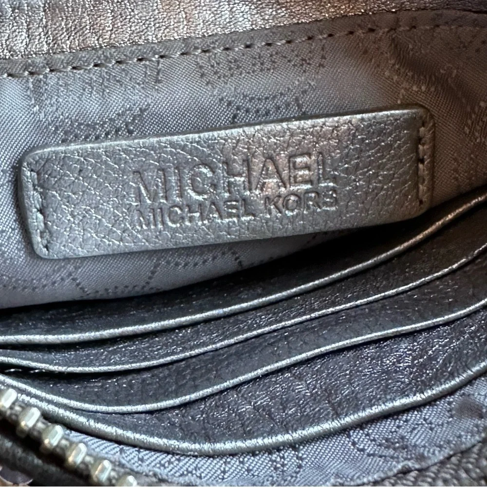 Michael Kors - Sequin Wristlet